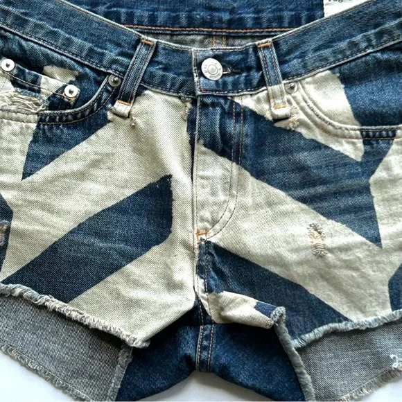🌸NWT Rag & Bone Jean Shorts. Blue/White w/ Chevron/Diagonal Pattern.  Size: 24 - Picture 3 of 9